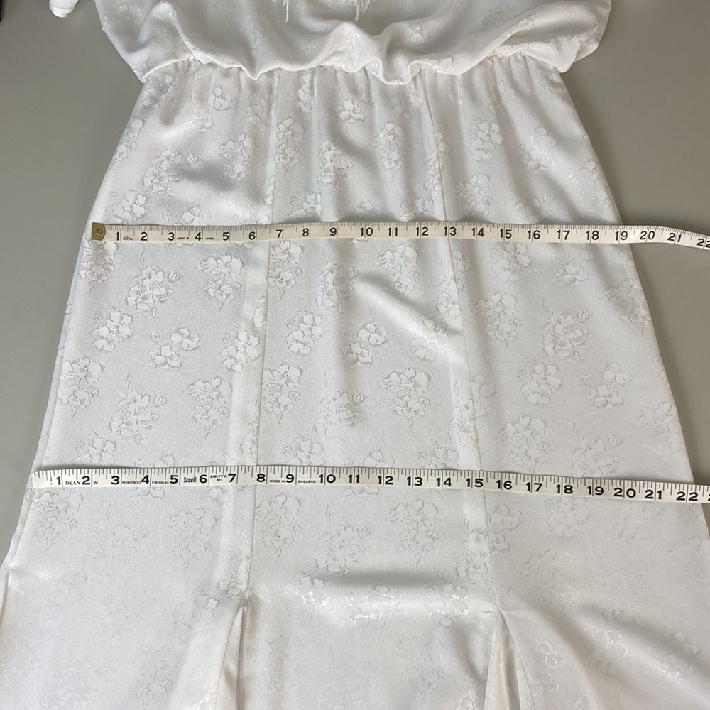 Vintage White Floral Jacquard Satin Garden Party Dress - Picture 13 of 16